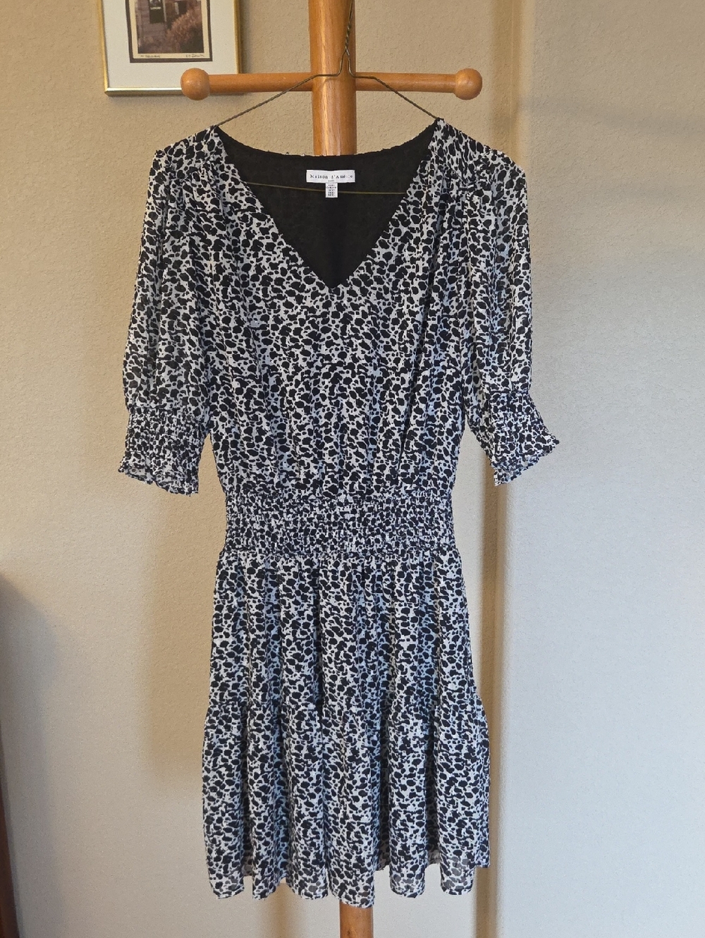 Maison d'Amelie, Black & White Floral V-Neck Smocked Waist Dress, XS